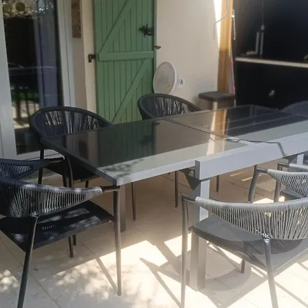 Un Petit Coin De Paradis - *